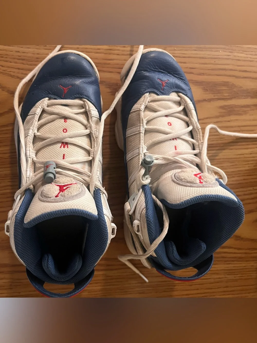 Jordan Men’s Navy/White/Red Retro Sneakers